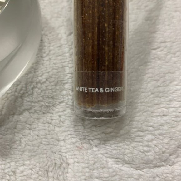 ALIO Oil-Free Reed Diffuser - Picture 3 of 3